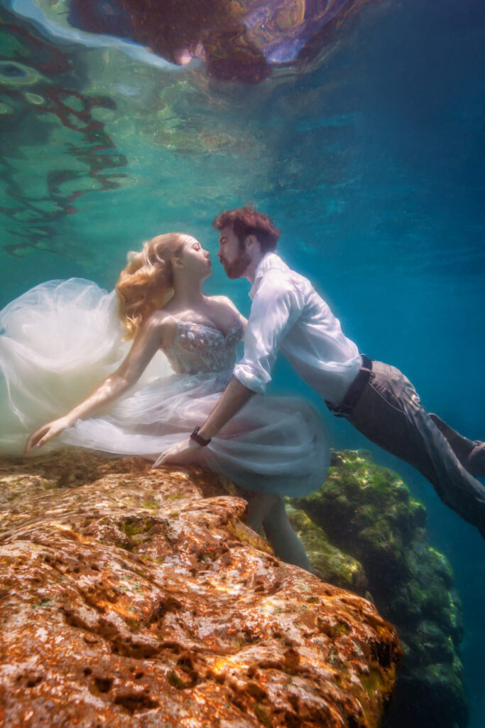 underwater couple photoshoot florida